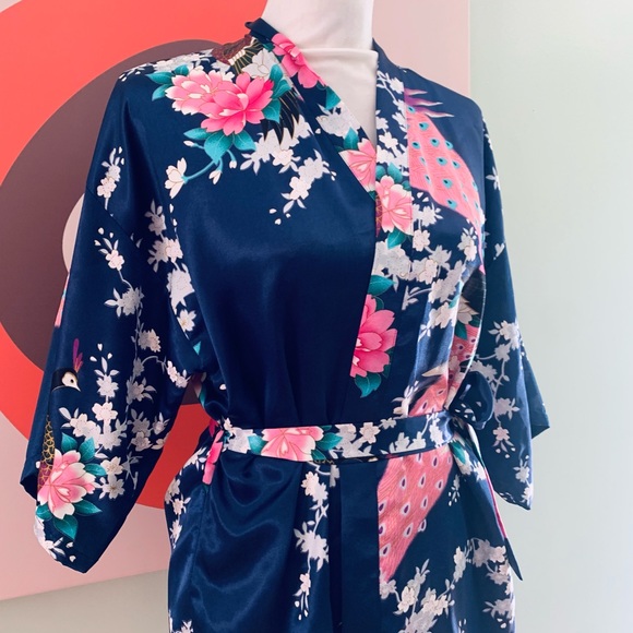 Kimono robe with birds - Picture 2 of 7